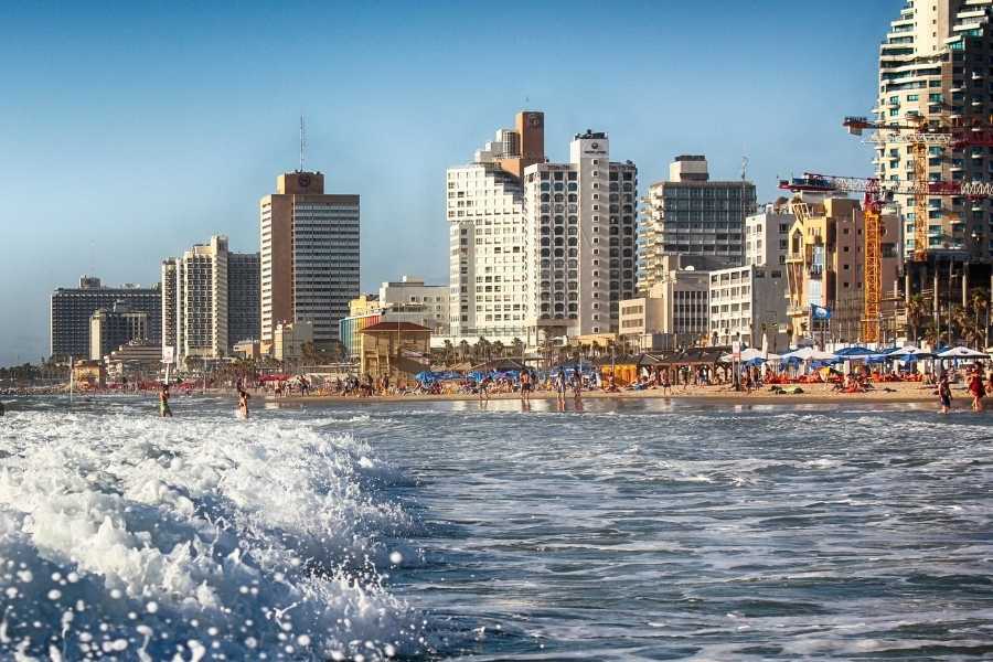 Symbolbild-Israel-Unternehmer-Reise - Tag 1 Tel-Aviv von der Küste aus betrachtet