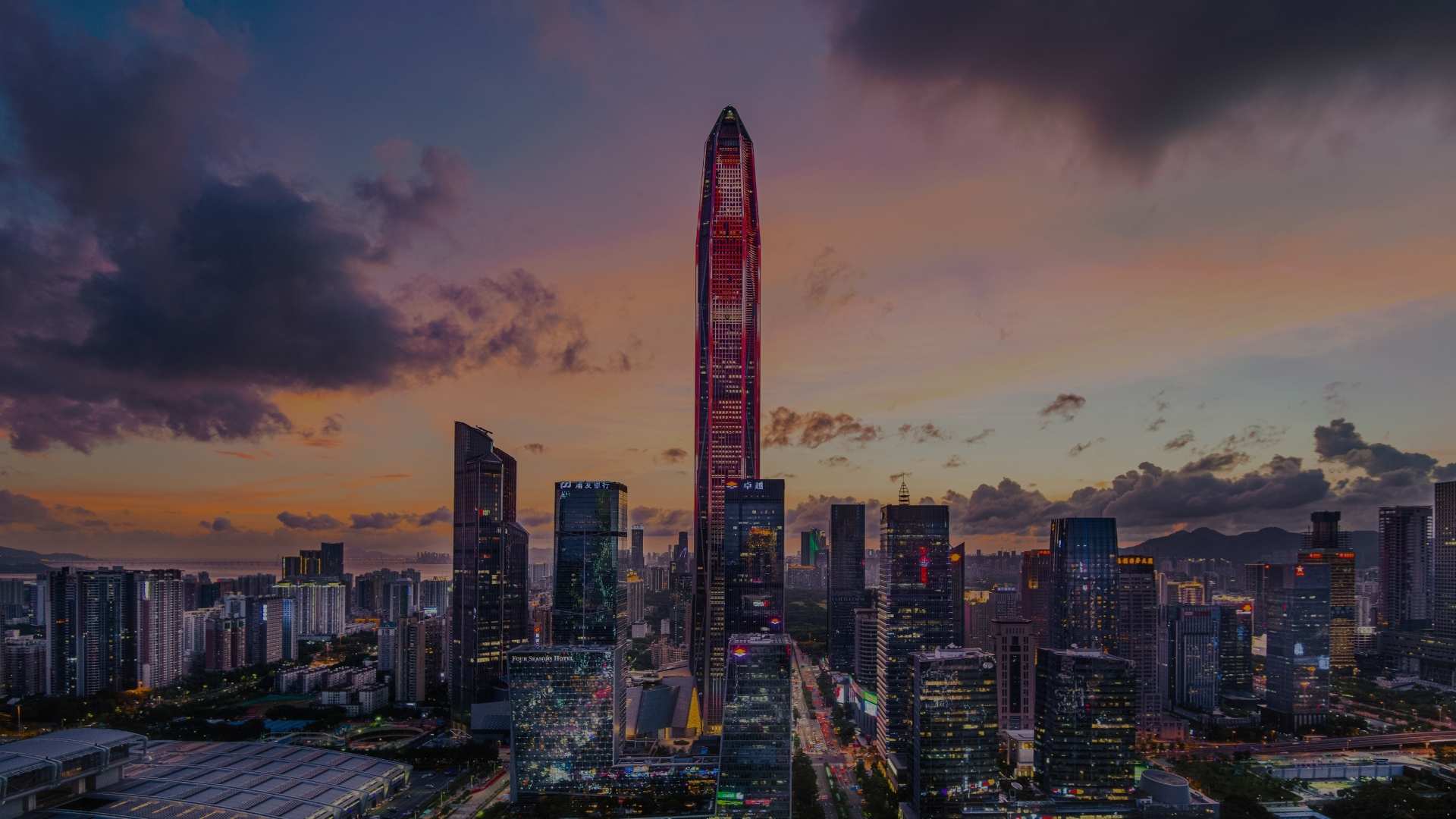 Futuristische Skyline von Shenzhen in der Dämmerung – Ziel exklusiver Unternehmer-Delegationen für Deep Tech und KI.