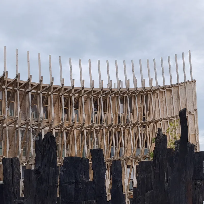 Holzpavillon auf der World Expo 2025 in Osaka, Juli 2025
