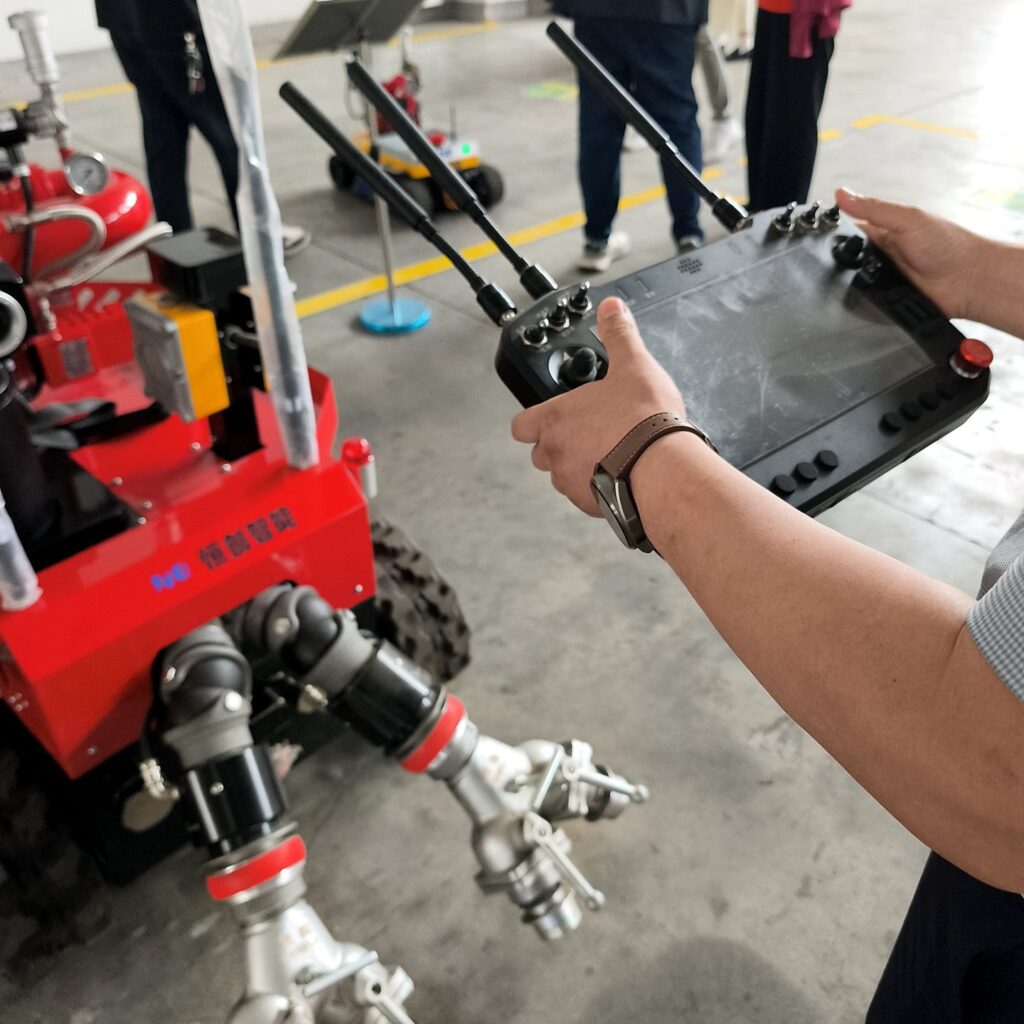 Löschroboter im Einsatztest bei Anhui Hitech, China