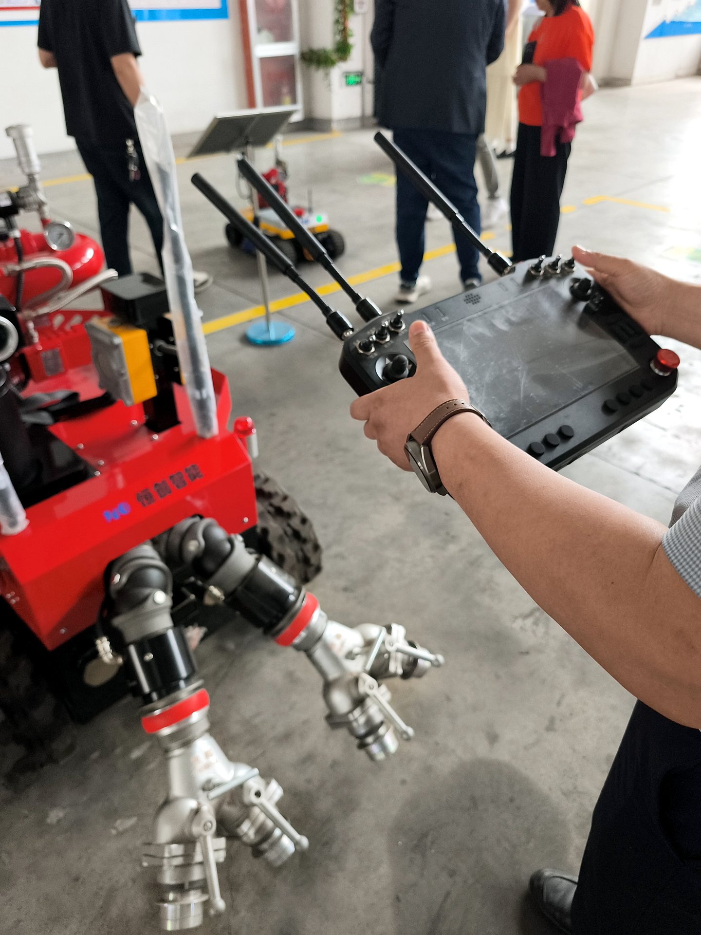Löschroboter im Einsatztest bei Anhui Hitech, China